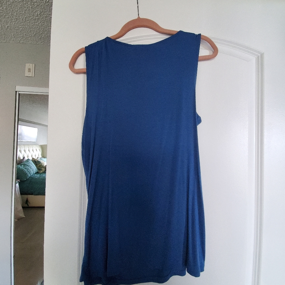 Top - Picture 3 of 5